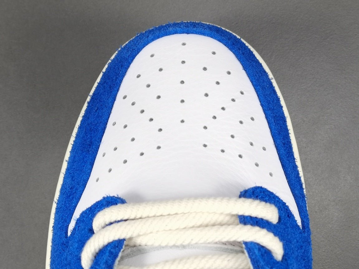 NIKE SB DUNK x FLY STREETWEAR GARDENIA - Phantom Kicks