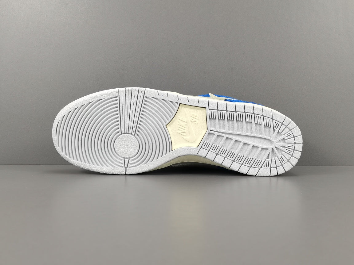 NIKE SB DUNK x FLY STREETWEAR GARDENIA - Phantom Kicks