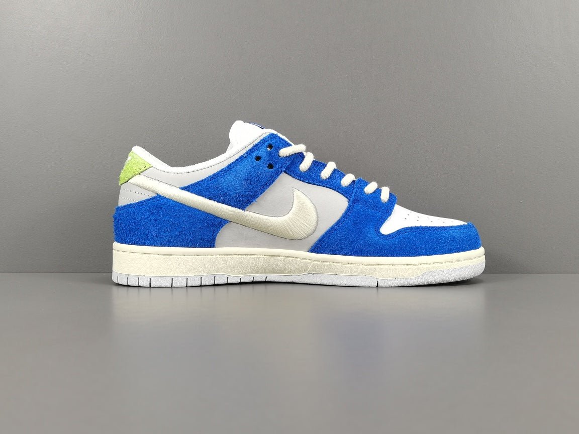 NIKE SB DUNK x FLY STREETWEAR GARDENIA - Phantom Kicks