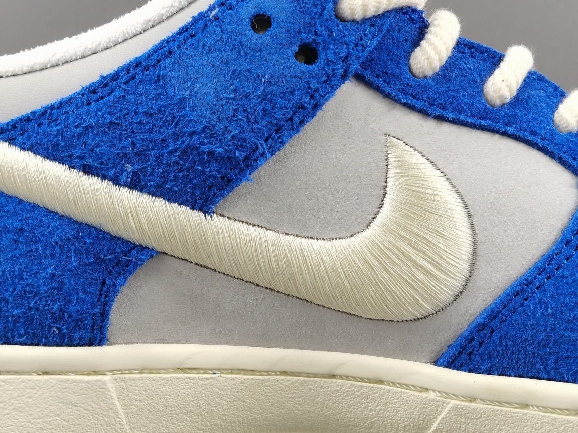 NIKE SB DUNK x FLY STREETWEAR GARDENIA - Phantom Kicks