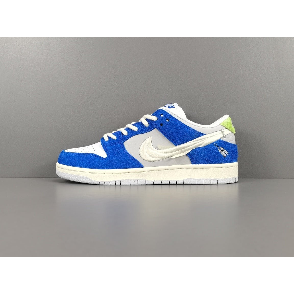 NIKE SB DUNK x FLY STREETWEAR GARDENIA - Phantom Kicks