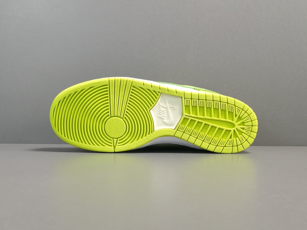 NIKE SB DUNK x GREEN APPLE - Phantom Kicks