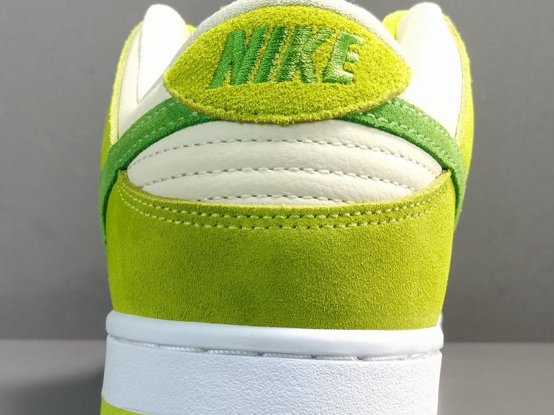 NIKE SB DUNK x GREEN APPLE - Phantom Kicks