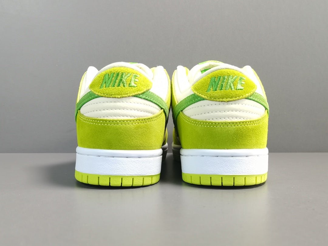 NIKE SB DUNK x GREEN APPLE - Phantom Kicks