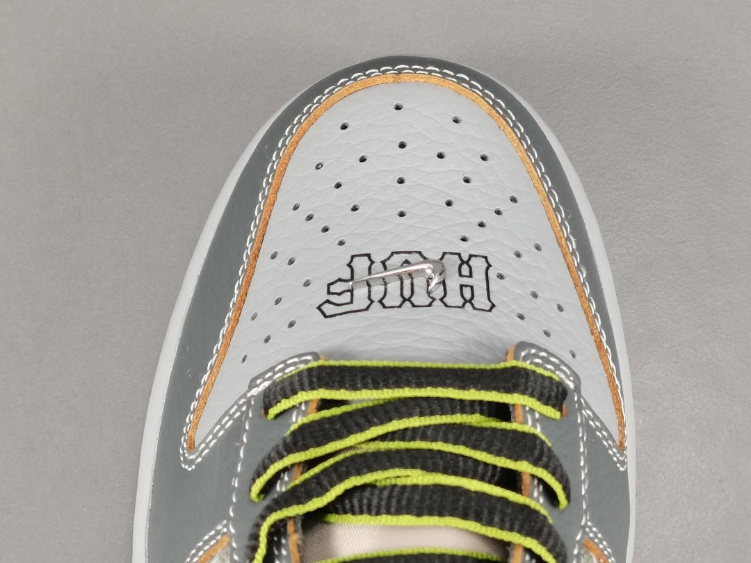 NIKE SB DUNK x HUF (FRIENDS AND FAMILY) - Phantom Kicks
