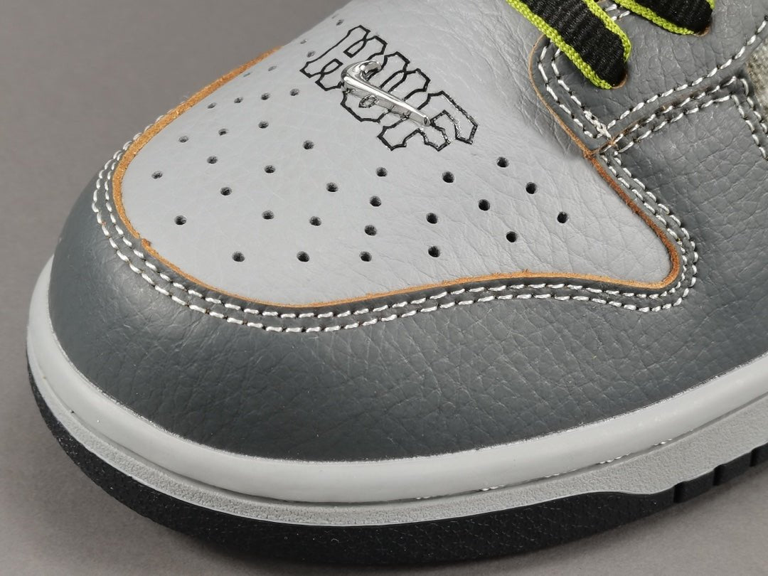 NIKE SB DUNK x HUF (FRIENDS AND FAMILY) - Phantom Kicks