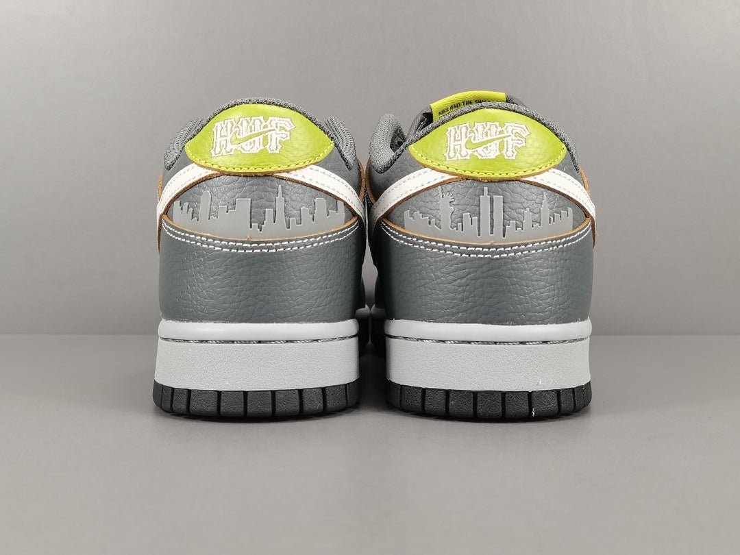 NIKE SB DUNK x HUF (FRIENDS AND FAMILY) - Phantom Kicks