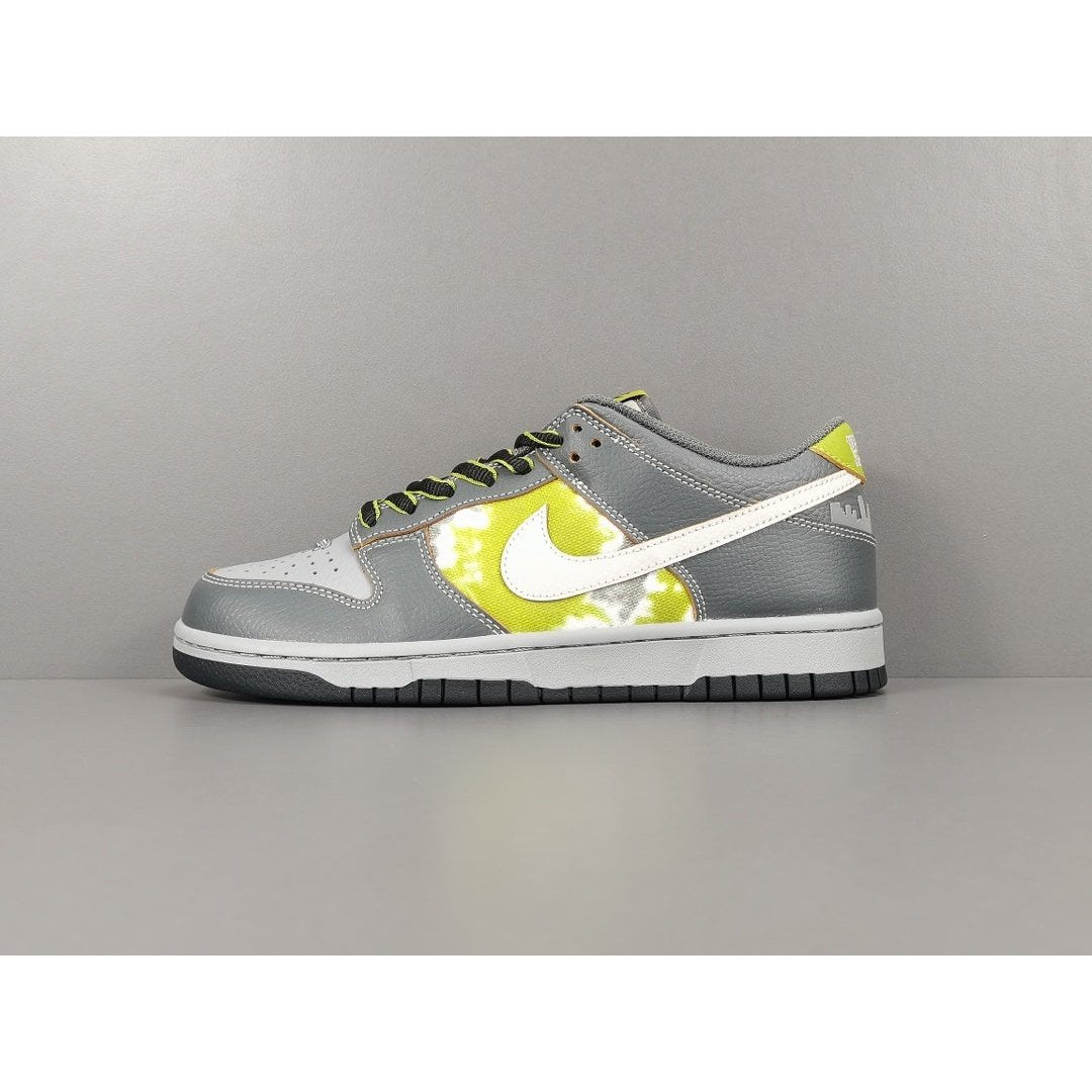 NIKE SB DUNK x HUF (FRIENDS AND FAMILY) - Phantom Kicks