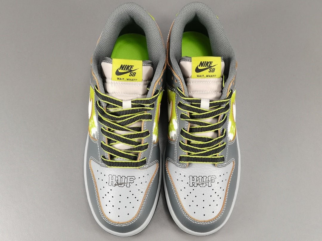 NIKE SB DUNK x HUF (FRIENDS AND FAMILY) - Phantom Kicks