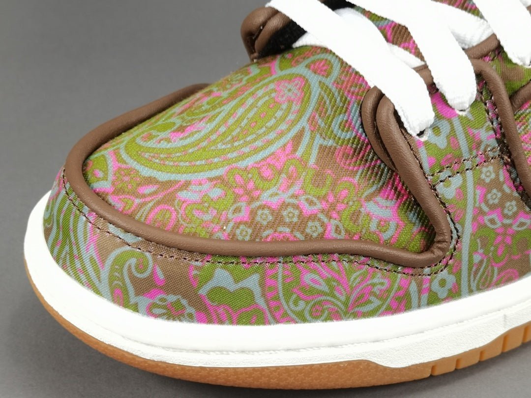 NIKE SB DUNK x PAISLEY BROWN - Phantom Kicks