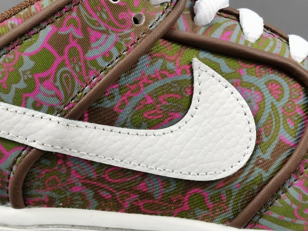 NIKE SB DUNK x PAISLEY BROWN - Phantom Kicks