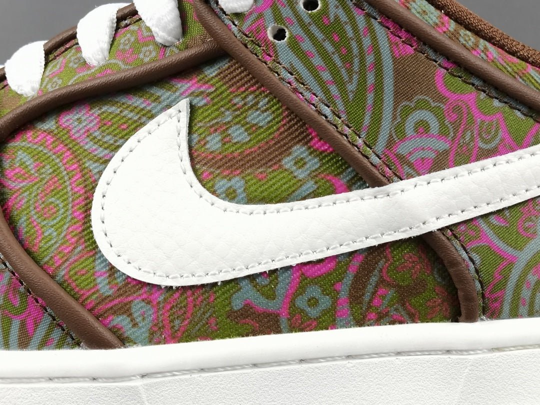 NIKE SB DUNK x PAISLEY BROWN - Phantom Kicks