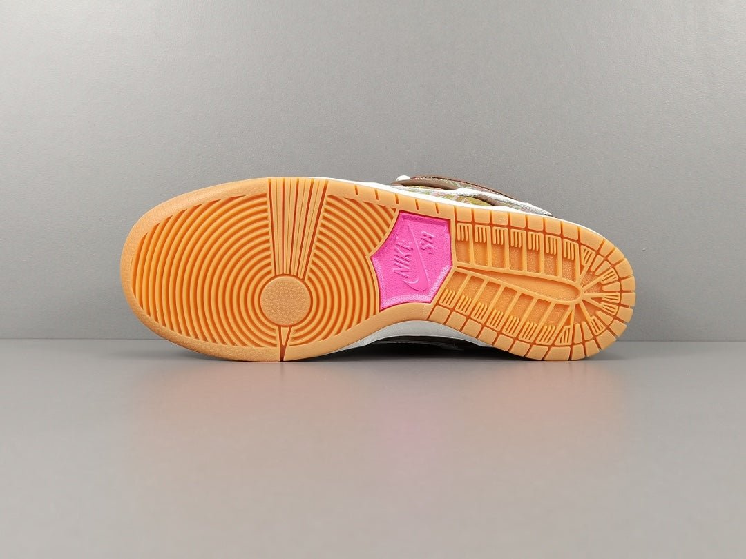 NIKE SB DUNK x PAISLEY BROWN - Phantom Kicks