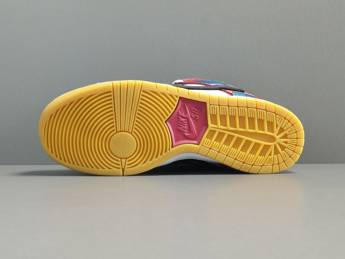 NIKE SB DUNK x PARRA ABSTRACT ART - Phantom Kicks