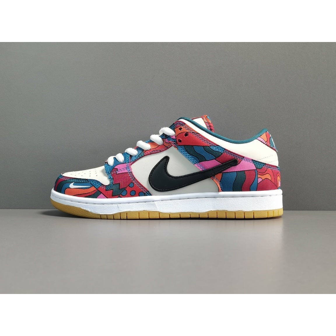 NIKE SB DUNK x PARRA ABSTRACT ART - Phantom Kicks