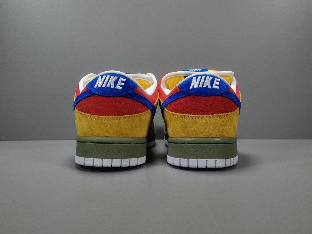NIKE SB DUNK x PUFF N STUFF - Phantom Kicks