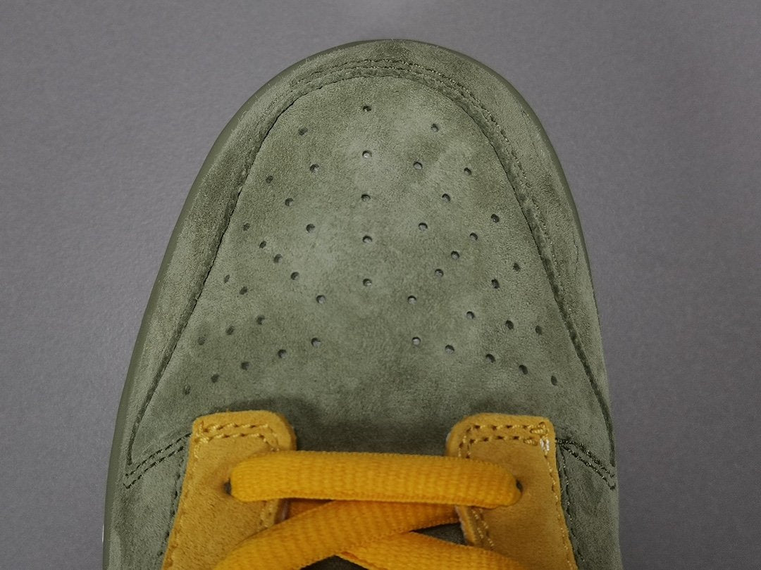 NIKE SB DUNK x PUFF N STUFF - Phantom Kicks