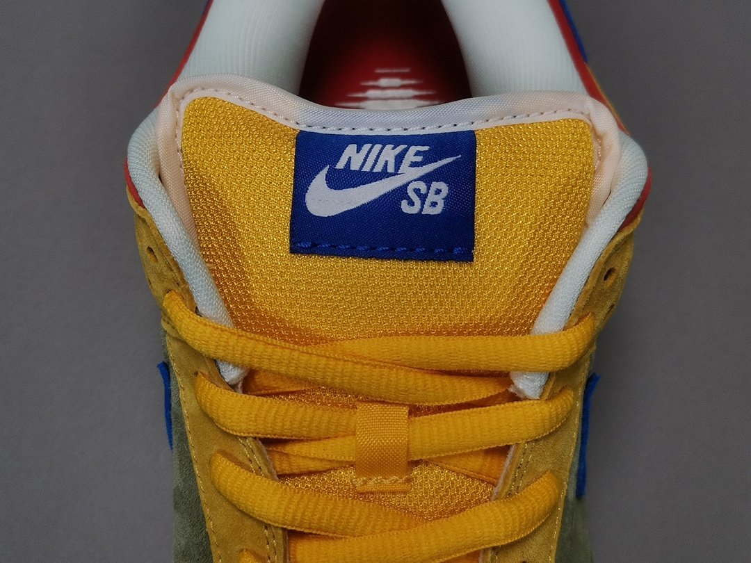 NIKE SB DUNK x PUFF N STUFF - Phantom Kicks