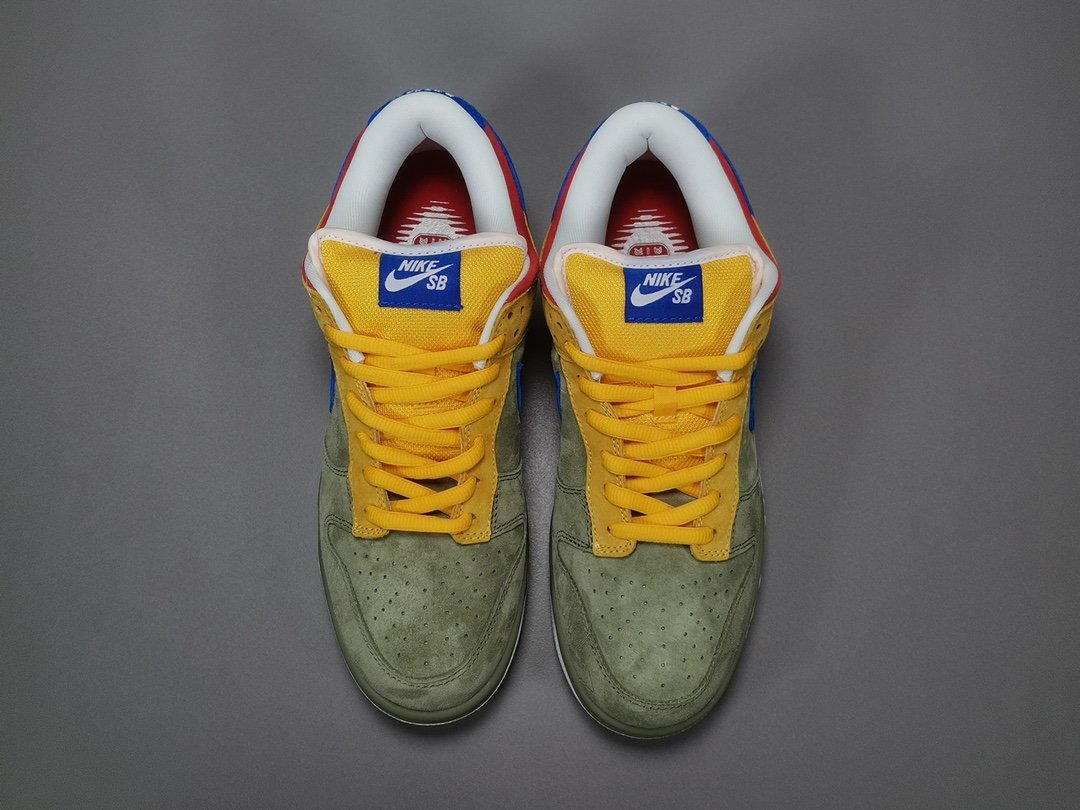 NIKE SB DUNK x PUFF N STUFF - Phantom Kicks