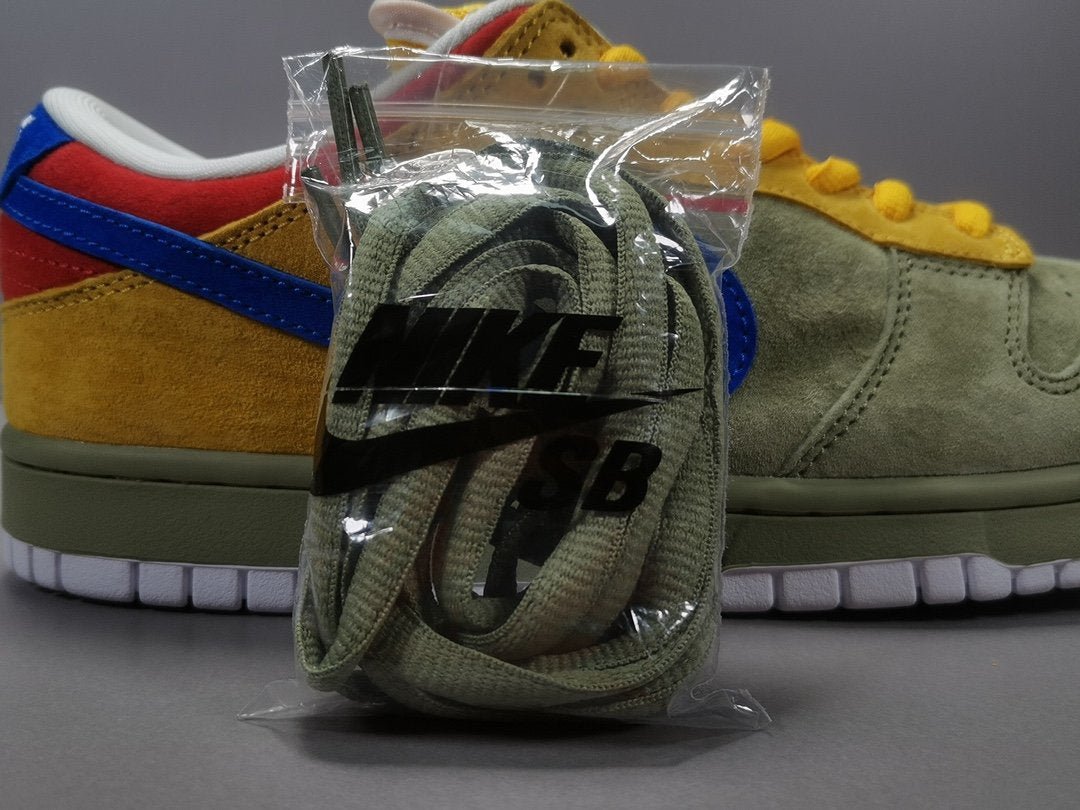 NIKE SB DUNK x PUFF N STUFF - Phantom Kicks