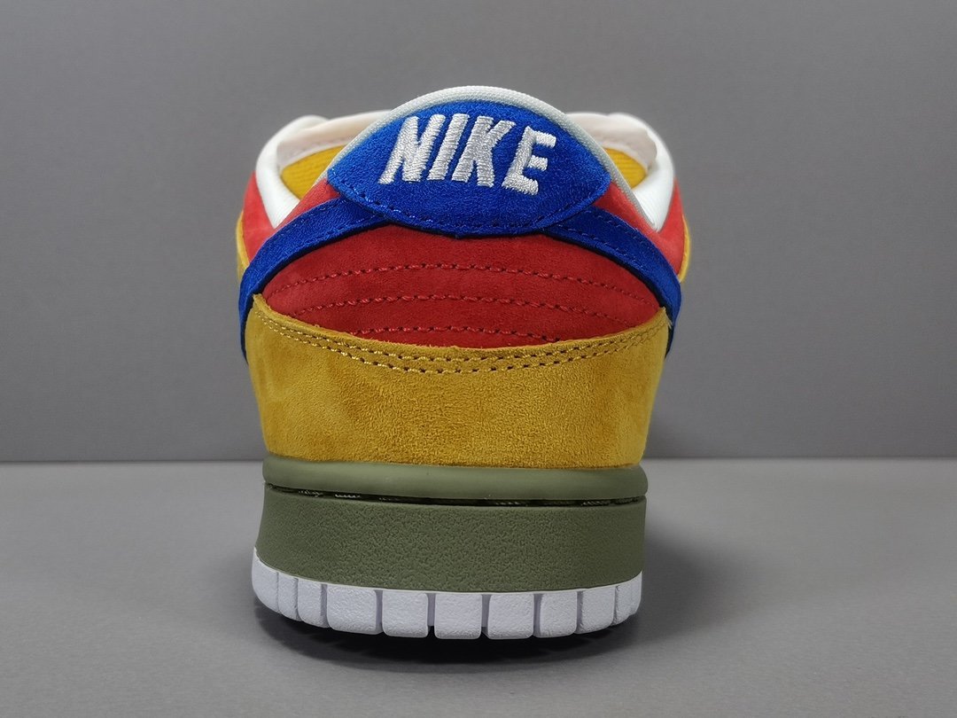 NIKE SB DUNK x PUFF N STUFF - Phantom Kicks