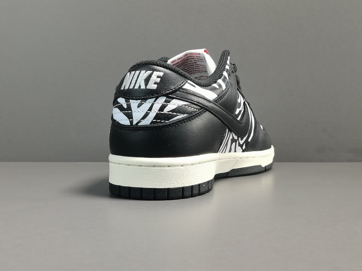 NIKE SB DUNK x QUARTERSNACKS ZEBRA - Phantom Kicks