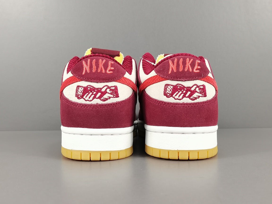 NIKE SB DUNK x SKATE LIKE A GIRL - Phantom Kicks