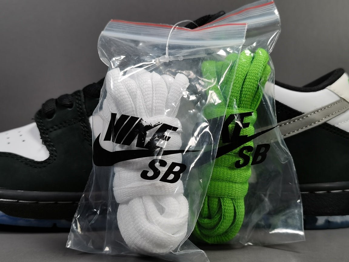 NIKE SB DUNK x STAPLE PANDA PIGEON - Phantom Kicks