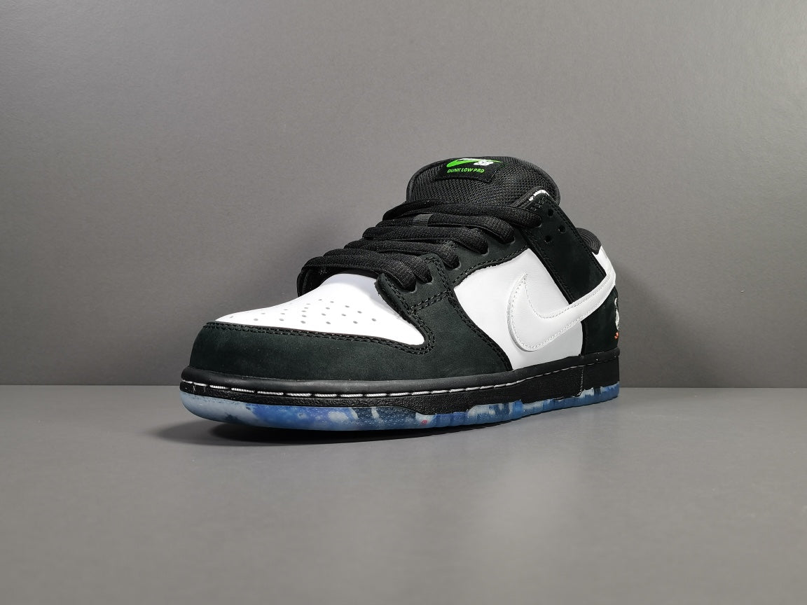 NIKE SB DUNK x STAPLE PANDA PIGEON - Phantom Kicks