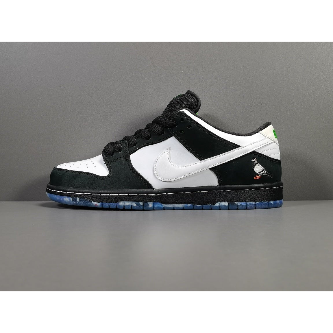 NIKE SB DUNK x STAPLE PANDA PIGEON - Phantom Kicks