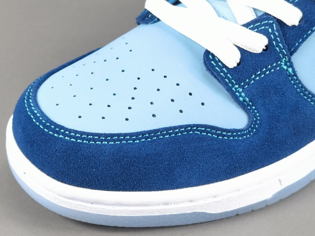 NIKE SB DUNK x WHY SO SAD? - Phantom Kicks
