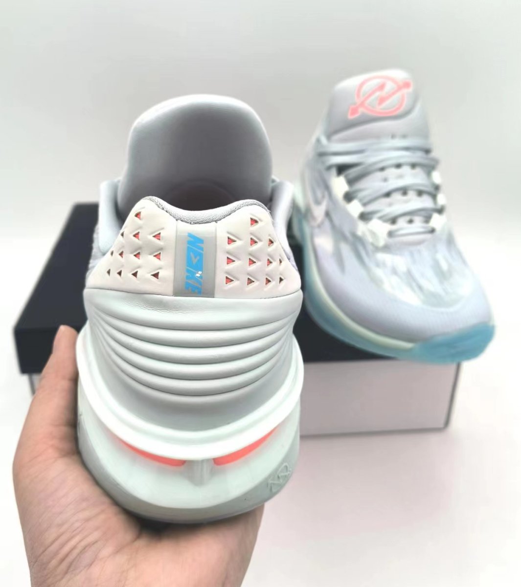NIKE ZOOM G.T. CUT 2 x AVANT-GARDE - Phantom Kicks