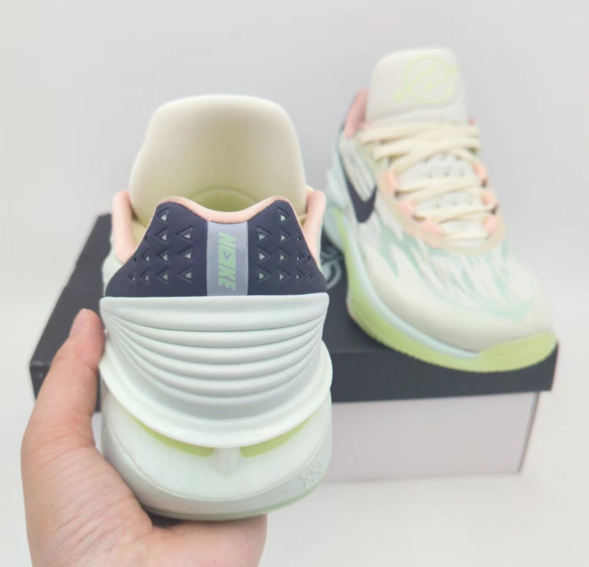 NIKE ZOOM G.T. CUT 2 x BARELY GREEN - Phantom Kicks