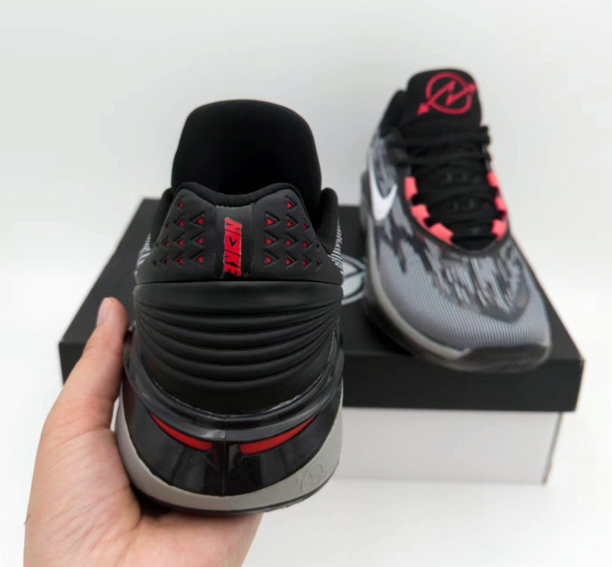 NIKE ZOOM G.T. CUT 2 x BLACK BRIGHT CRIMSON - Phantom Kicks