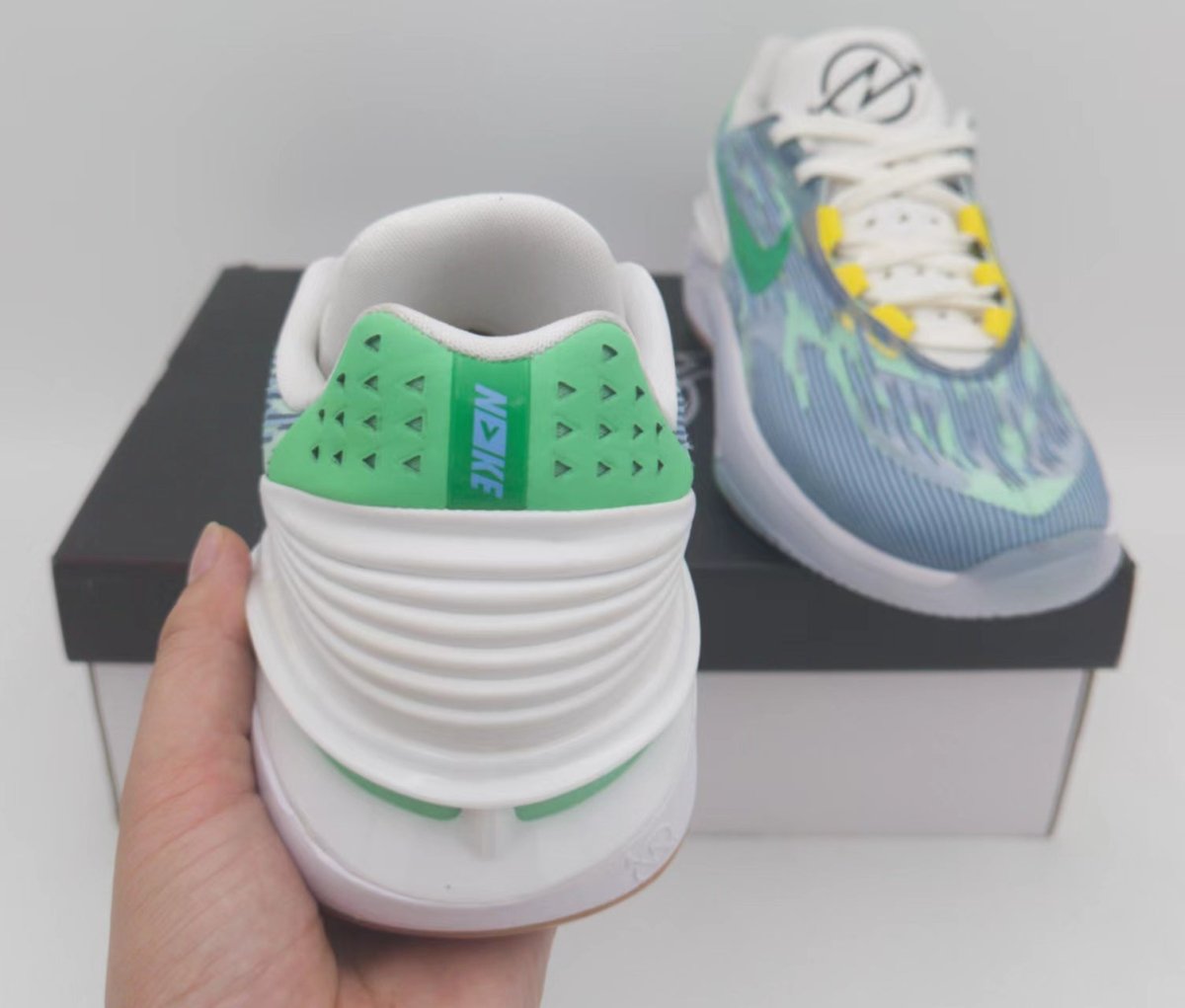 NIKE ZOOM G.T. CUT 2 x BLUE GREEN GUM - Phantom Kicks