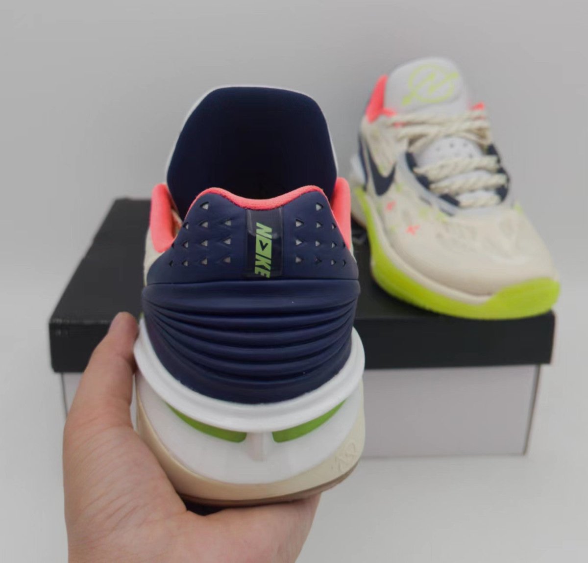 NIKE ZOOM G.T. CUT 2 x CROSSHAIRS - Phantom Kicks