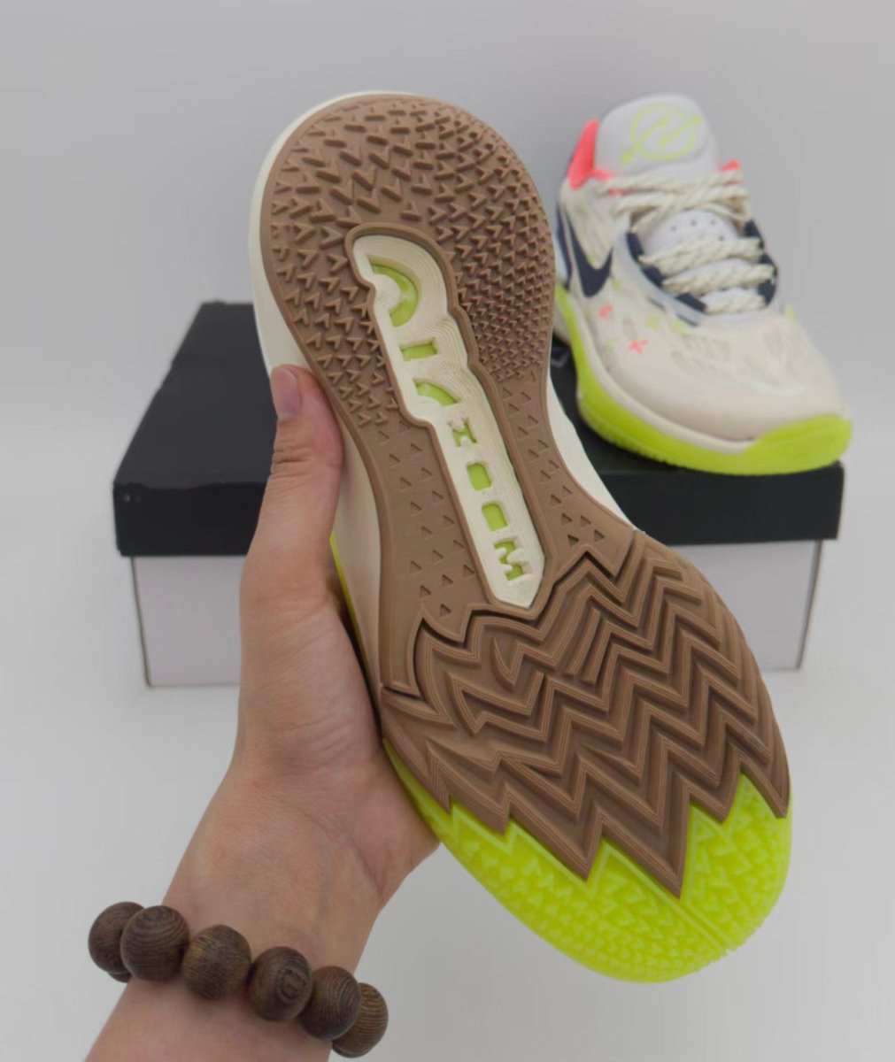NIKE ZOOM G.T. CUT 2 x CROSSHAIRS - Phantom Kicks